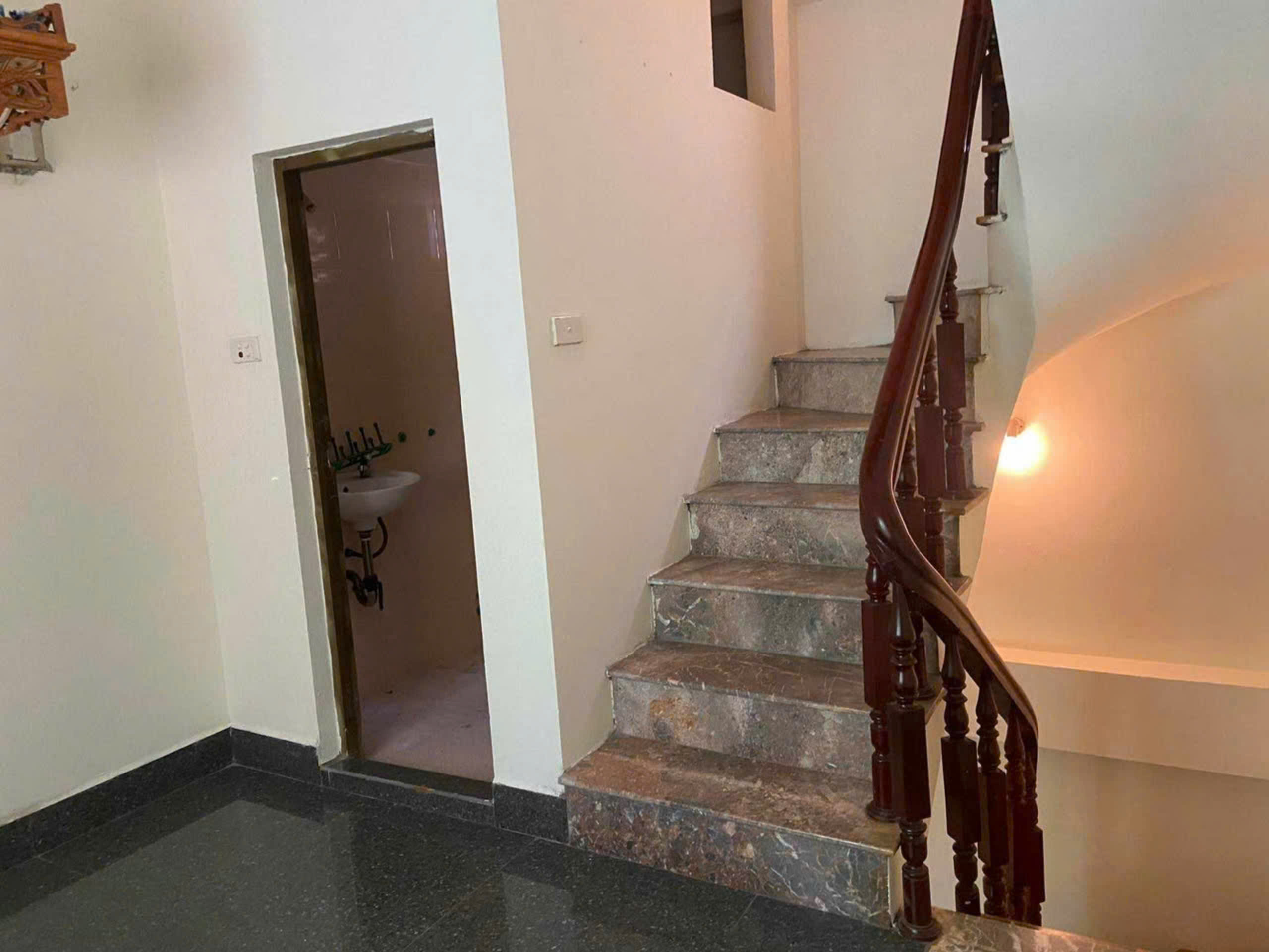 Bán gấp giá rẻ Mai Hương 20m, 4 tầng, mặt tiền 3m, 3  tỷ Hai Bà Trưng. - Ảnh 1